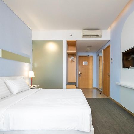 Luminor Hotel Metro Indah - Bandung By Wh Cicadas Εξωτερικό φωτογραφία