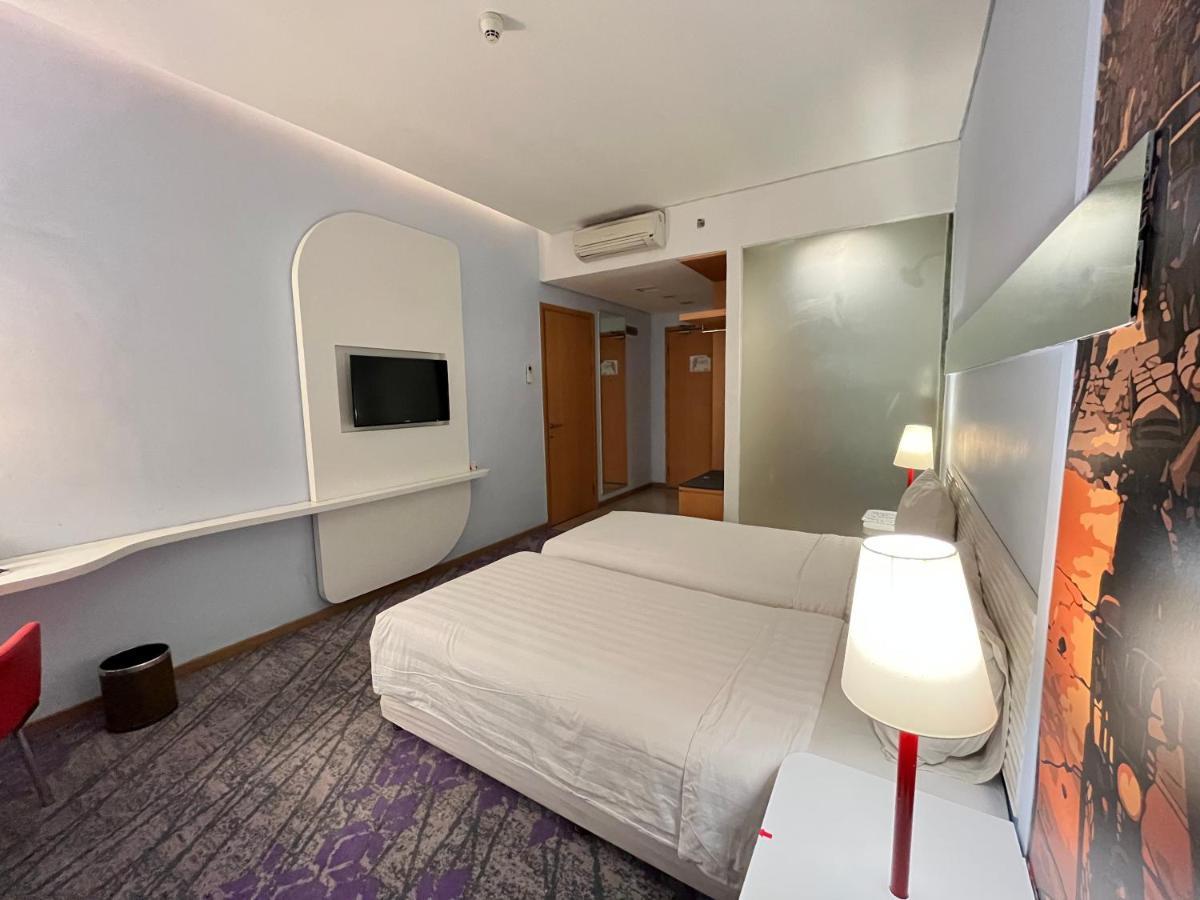 Luminor Hotel Metro Indah - Bandung By Wh Cicadas Εξωτερικό φωτογραφία