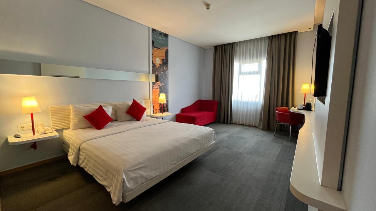 Luminor Hotel Metro Indah - Bandung By Wh Cicadas Εξωτερικό φωτογραφία