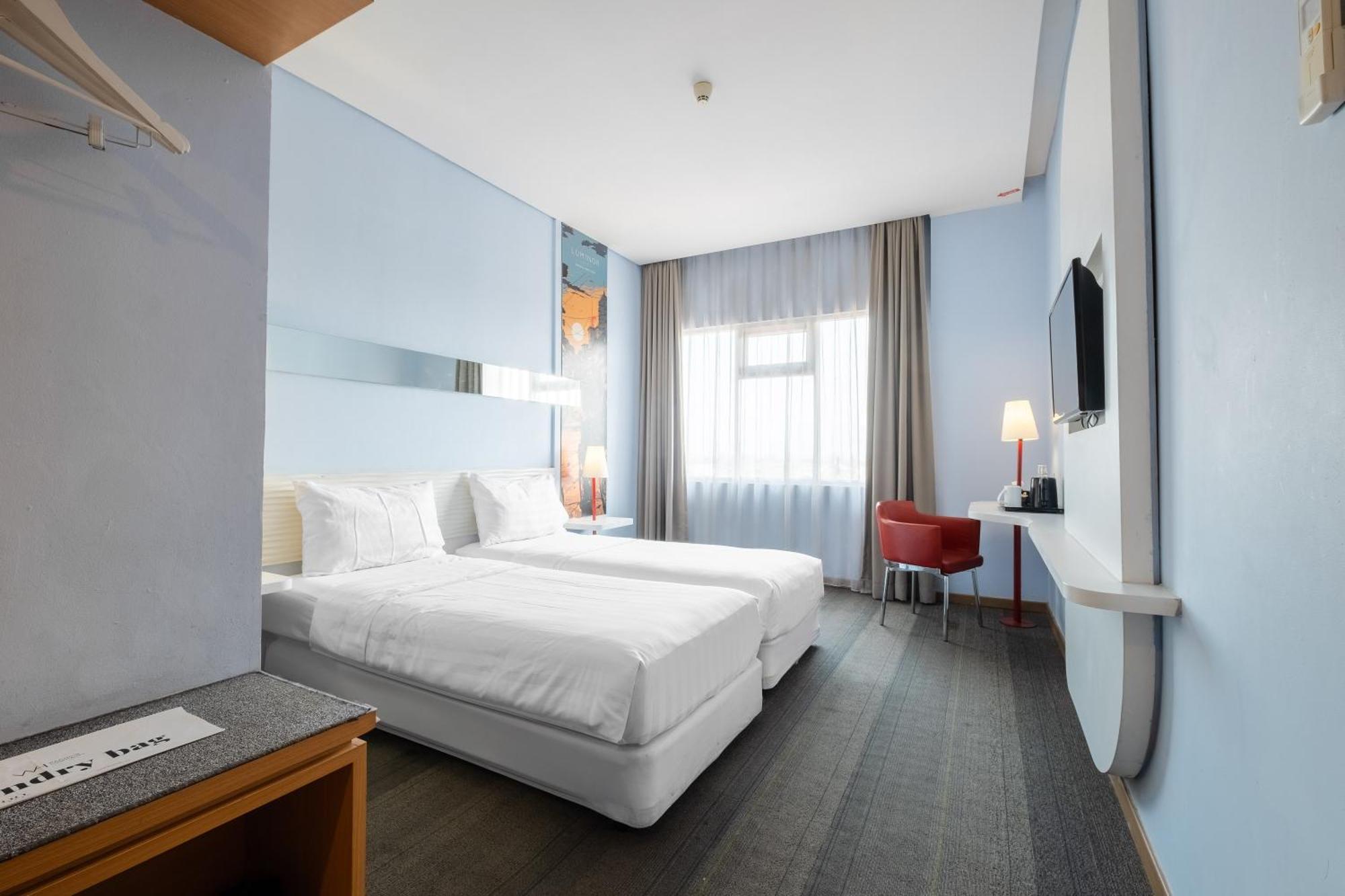 Luminor Hotel Metro Indah - Bandung By Wh Cicadas Εξωτερικό φωτογραφία