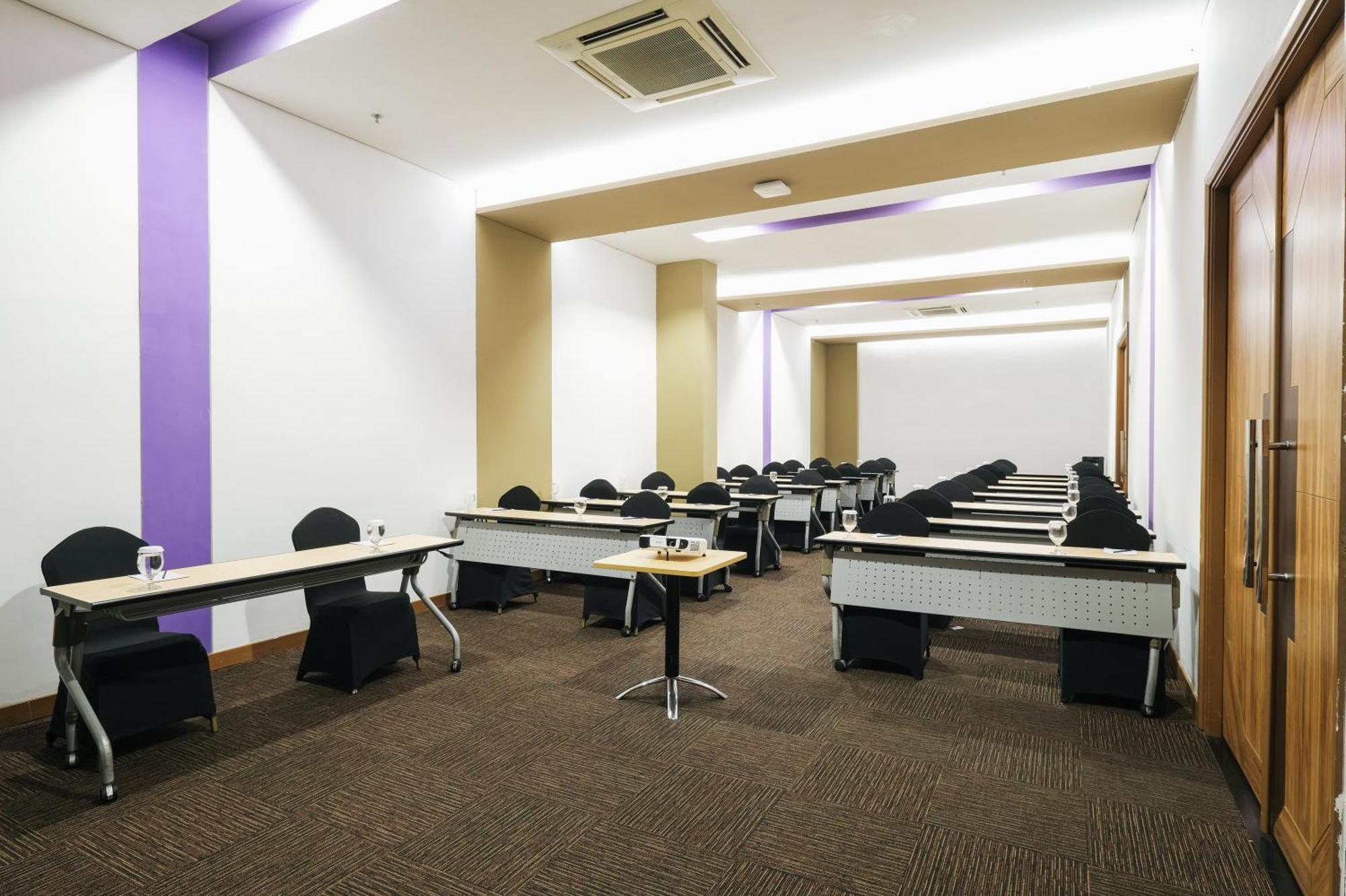 Luminor Hotel Metro Indah - Bandung By Wh Cicadas Εξωτερικό φωτογραφία