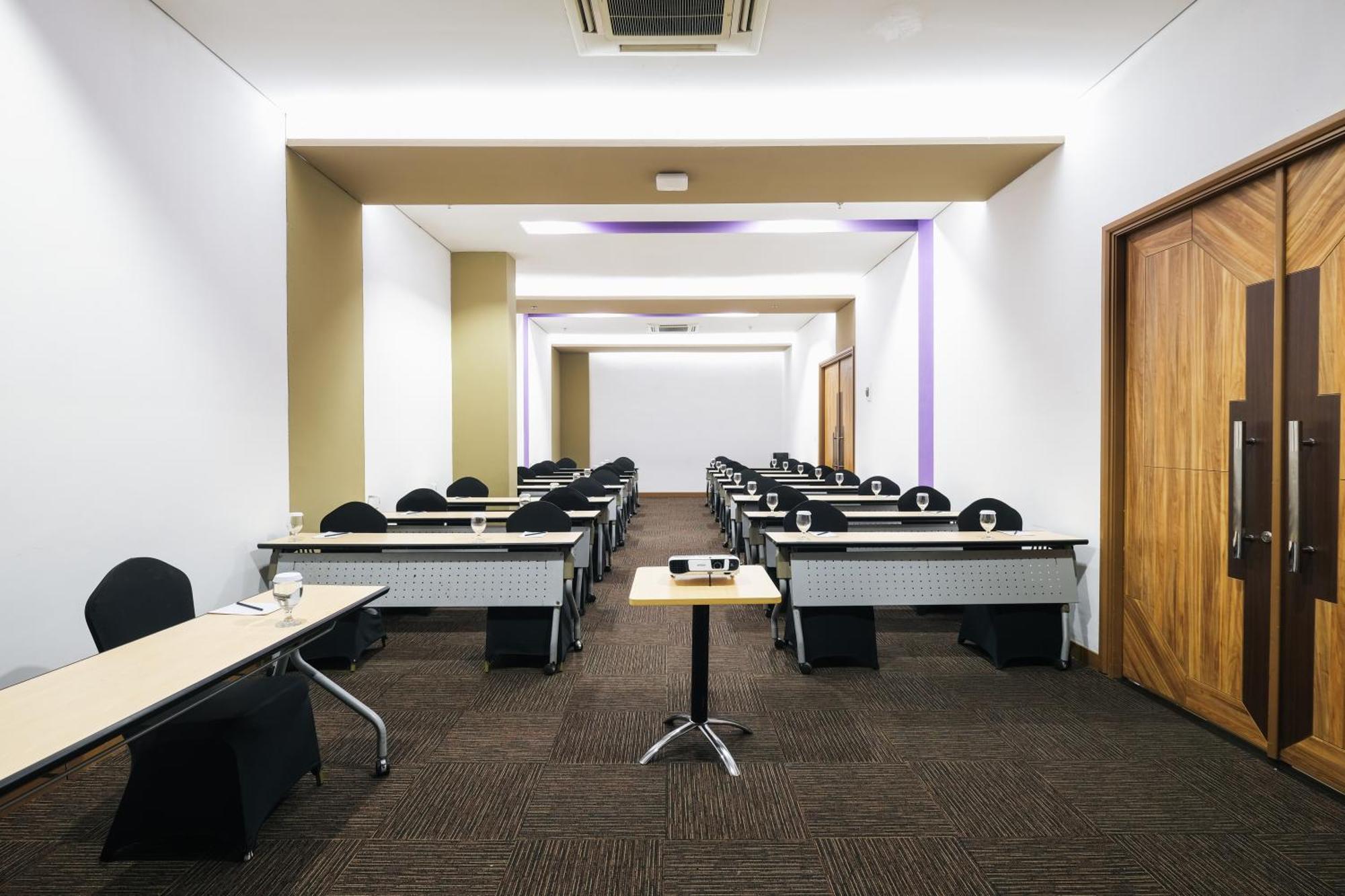 Luminor Hotel Metro Indah - Bandung By Wh Cicadas Εξωτερικό φωτογραφία